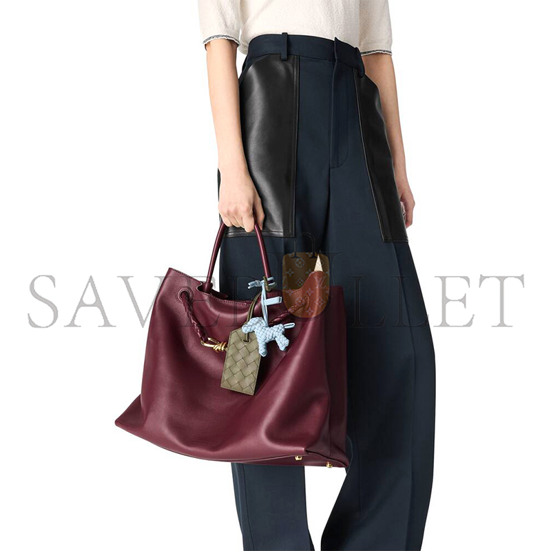 BOTTEGA VENETA DOG CHARM 807068V3D811000